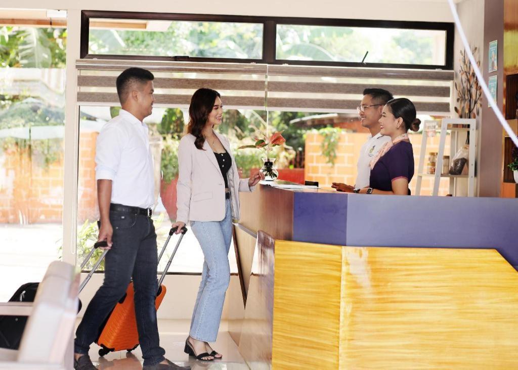 Aerostop Hotel & Restaurant Plaridel  Bagian luar foto