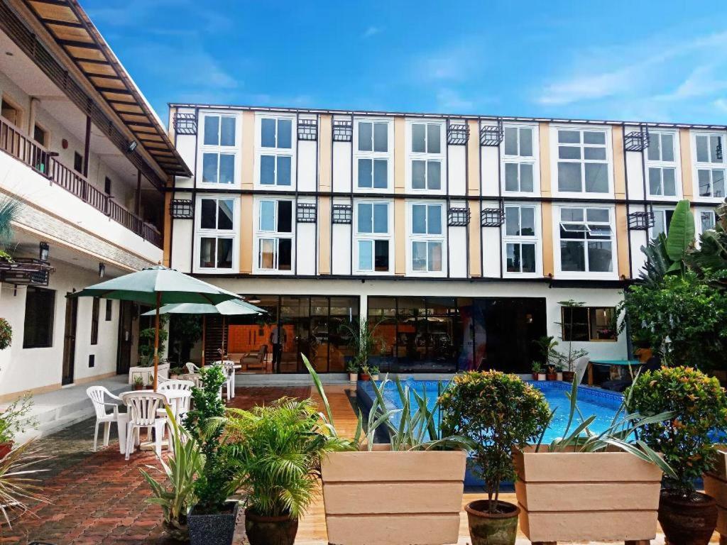 Aerostop Hotel & Restaurant Plaridel  Bagian luar foto